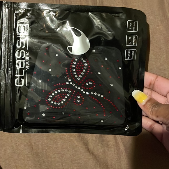 Mask - Picture 6 of 8